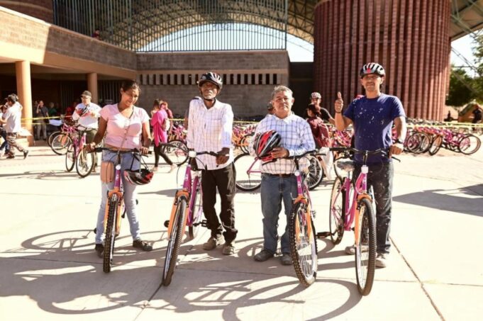 Entrega gobernador Durazo mil 220 bicicletas para Hermosillo