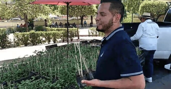 Regalan más de dos mil plantas de chiltepín y tomate en Nogales