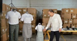 Entrega Gobierno de Sonora 440 mil uniformes escolares